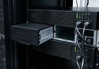 Изображение новости Батарейные модули для стоечных ИБП: как нарастить автономию